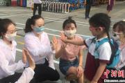 北京幼儿园陆续复园 约万余小朋友摘口罩“复课”